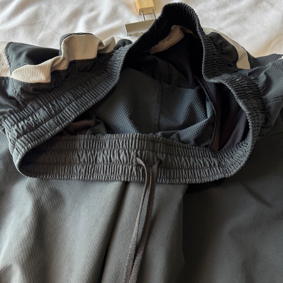 Under Armour Mens Pull On Track Pants Black/Gray Large Active Ankle Vents Casual - Picture 8 of 16